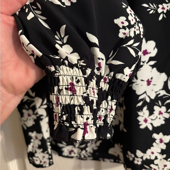 Black floral print blouse - Picture 3 of 4